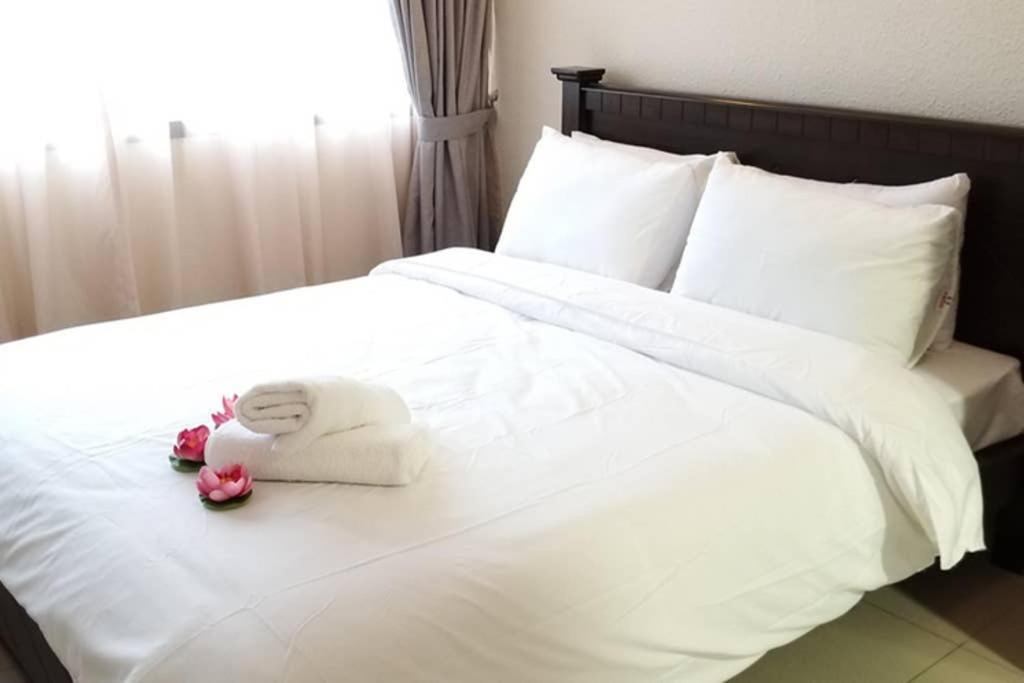 Poolview Resort Batu Ferringhi 502 - 2 Rooms Eksteriør billede